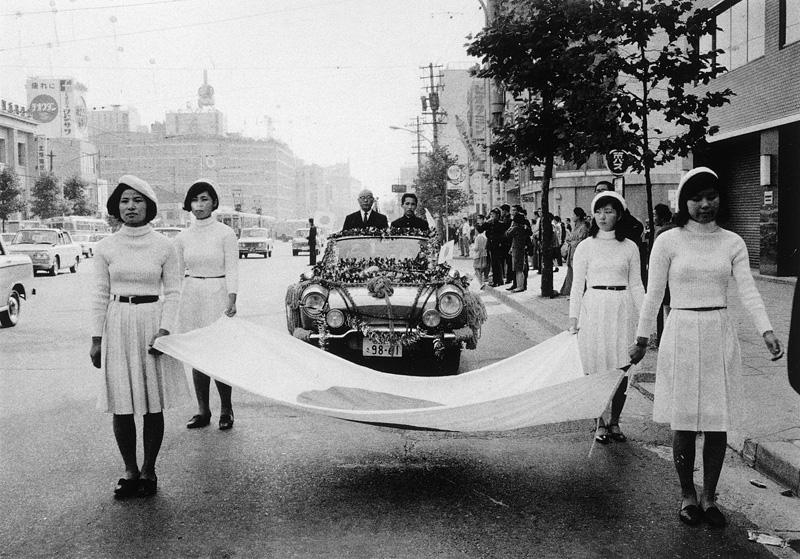 1966年　創立90周年大学祭での市中パレード