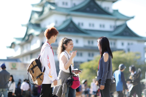 留学生と学生ボランティアが英語で交流