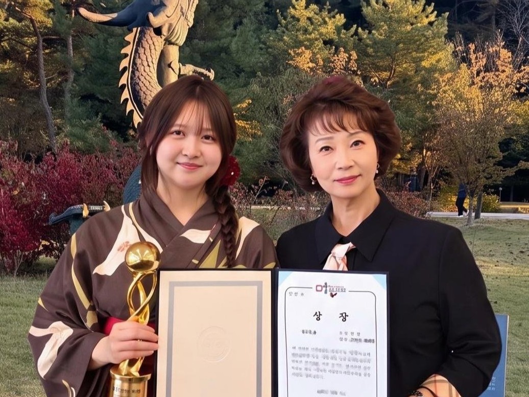 「第30回世界韓国語弁論大会(韓国・驪州市)」
心理学部心理学科4年 𡈽屋愛里さんが優秀賞受賞